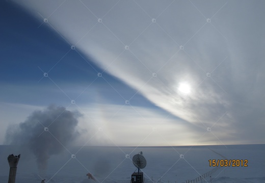 Nubi del fronte caldo a DomeC (Antartide)